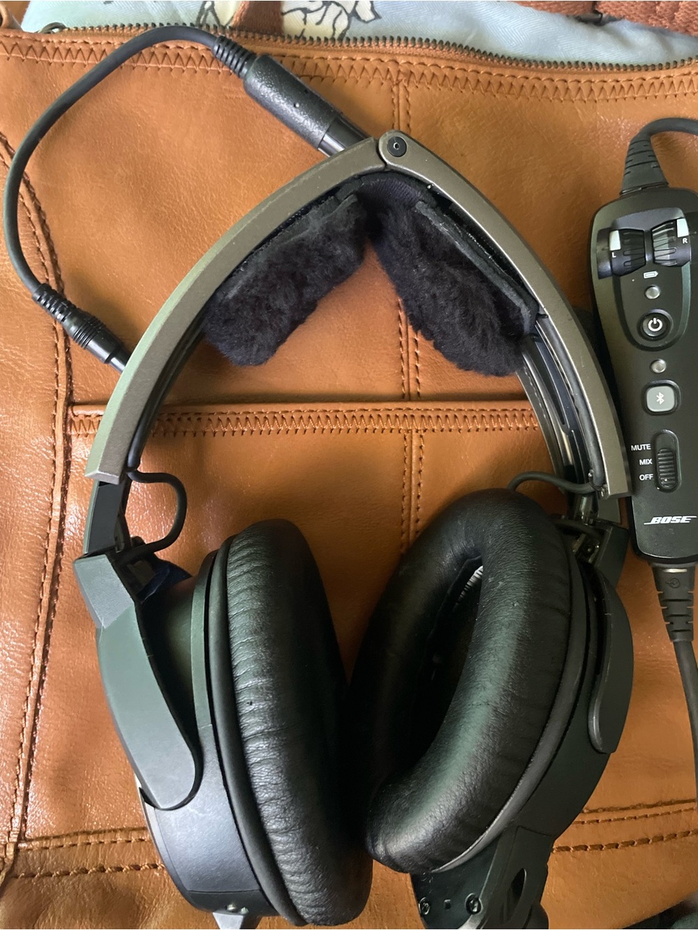 Bose A20 Aviation Headset Dual GA Plug ANR Pilot Headset + Aux
